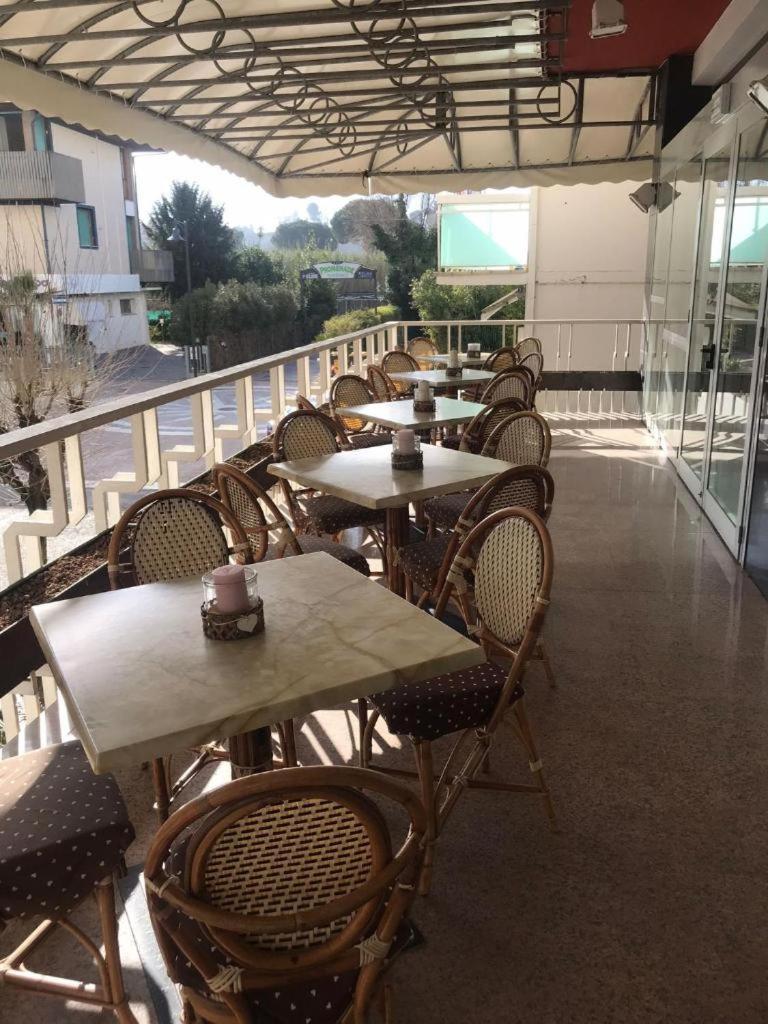 Hotel Riviera Nuova Gestione กัตตอลิกา ภายนอก รูปภาพ