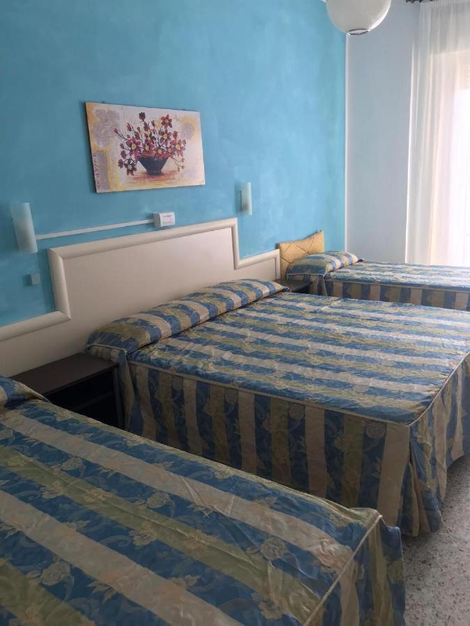 Hotel Riviera Nuova Gestione กัตตอลิกา ภายนอก รูปภาพ