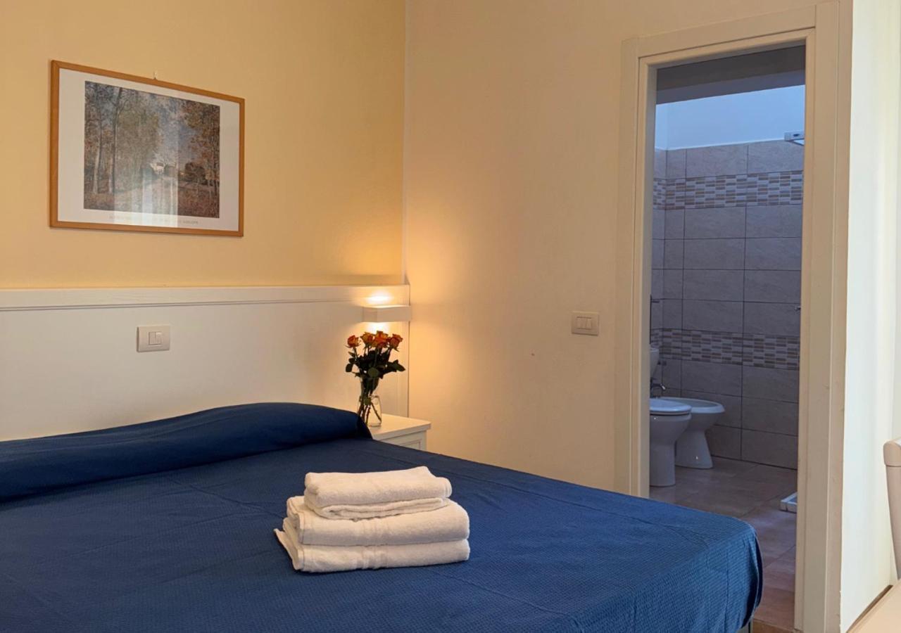 Hotel Riviera Nuova Gestione กัตตอลิกา ภายนอก รูปภาพ