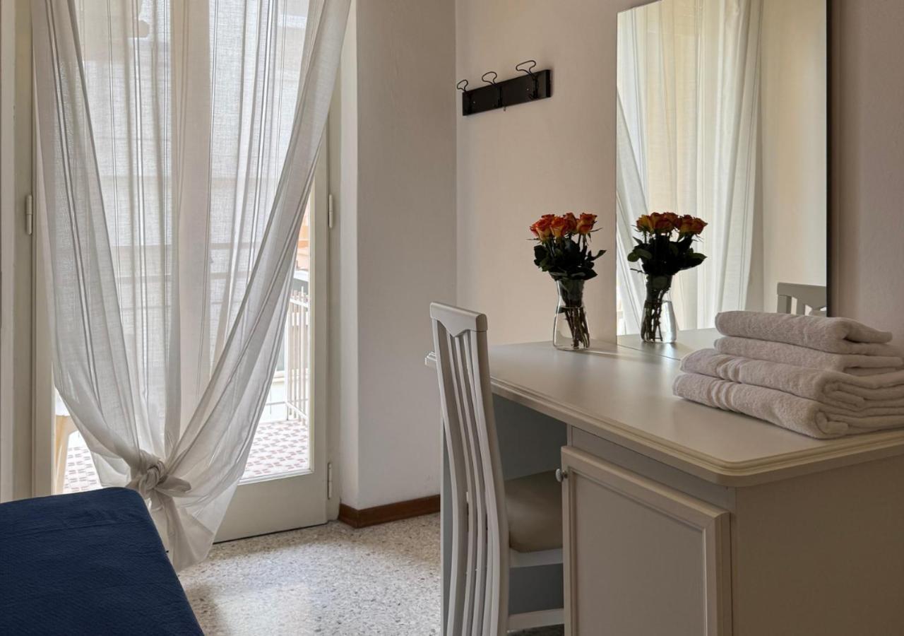 Hotel Riviera Nuova Gestione กัตตอลิกา ภายนอก รูปภาพ